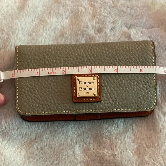 Dooney & Bourke Slim Phone Case in Smoke Grey ZR022 NWT - Picture 14 of 16